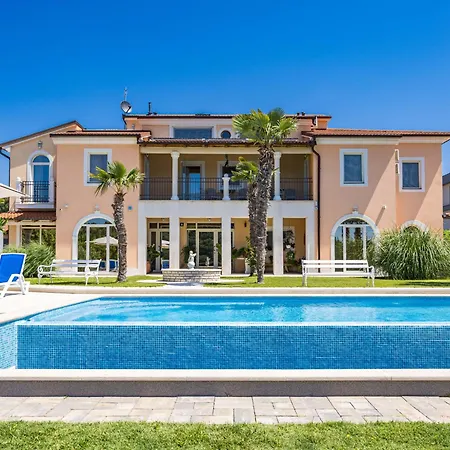 Vizula By Interhome Διαμέρισμα Μεντουλίν